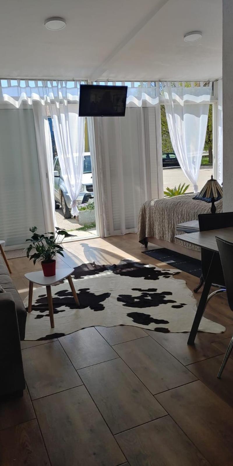 Piccolo Apartment Книн Екстериор снимка